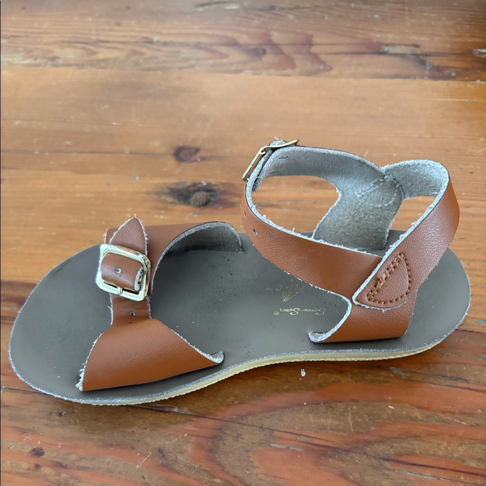 Little kids sandals